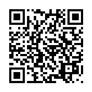 白皙修长的手指微微抚摸她的脸颊二维码生成