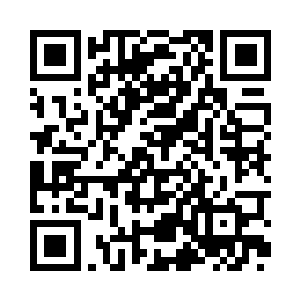 白皙的双脚也抹上了亮晶晶粉艳艳的指甲油二维码生成