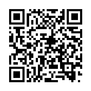 白羽琪满脸笑容的从一个小山后面走过来二维码生成