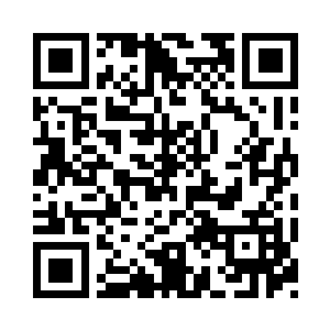 白色的光芒在竞技馆中央的传送阵上亮起二维码生成