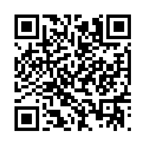 白色的寒冰已经出现在了他的拳头上二维码生成