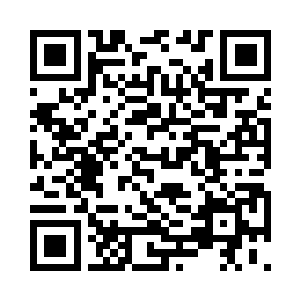 白芷璃屁颠屁颠的就跟着秋意瑟上了高台二维码生成