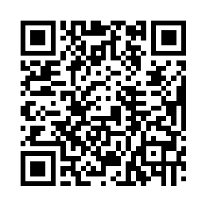 白袍医官立刻招呼其他医官过来帮忙了二维码生成