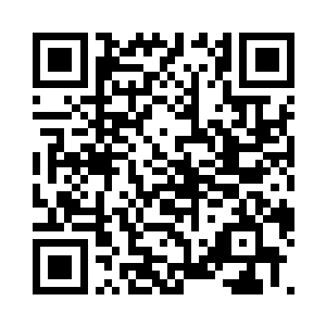 白霜华用手扒着断龙石让口鼻露出水面二维码生成