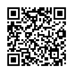 百无聊赖的拿出随身的法语单词本背了起来二维码生成