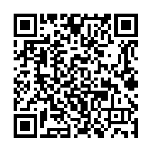 的确是某种非金非石却坚硬无比的物质镶嵌在半空中二维码生成
