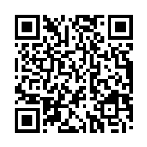 皇甫傲将为两个孙子带来的礼物放到桌上二维码生成
