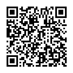 皇甫端容的目光盯在了女儿清洗过的俏丽面庞上二维码生成