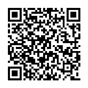 皇甫耀阳隔着衣服用力地揉搓着她的纤细的腰身二维码生成