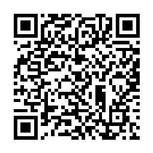 皮肤黝黑的中年瑜珈上师每天都很忙・・・・・・・二维码生成