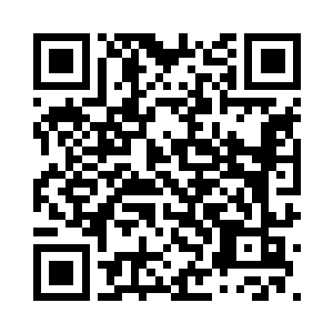 皱着眉琢磨该如何处理这个尤里娅二维码生成