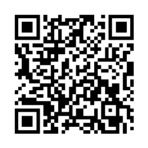 盘膝坐在挑战台的白衣少年和红衣少女二维码生成