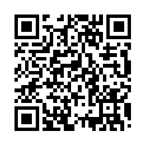 目光一直盯着自己手里的单筒望远镜二维码生成