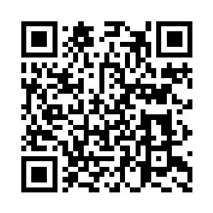 目光凝望着眼前这座通体碧蓝的恢宏的殿宇二维码生成