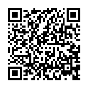 目光却已经牢牢锁定在了渐渐显lu出真容的通道出入口上二维码生成