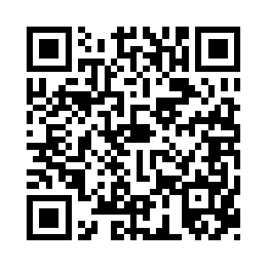 目光呆滞地看着距离自己不到半米的地面二维码生成