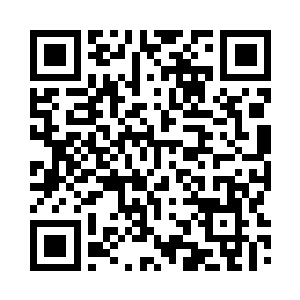 目光在他们俩身上转了一圈就明白了二维码生成