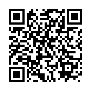 目光如同恶狼一般盯着船艉放置的几根竿子二维码生成