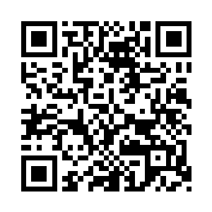 目光深深的看了眼那两名身穿灰色长袍的人二维码生成