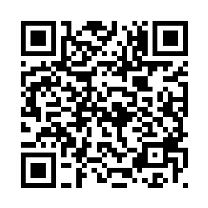 目光灼灼地看着一脸无所谓的樱樱二维码生成