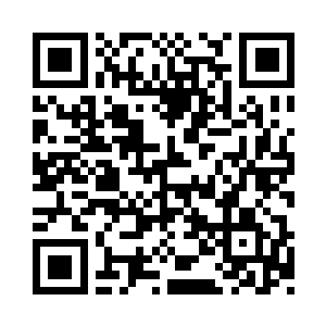 目光触到一旁放着的被水沾湿的包装箱纸箱二维码生成