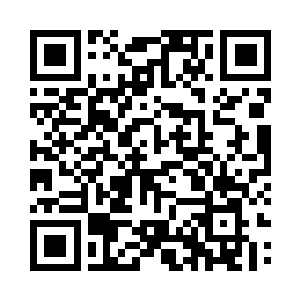 目光锁定了远处和阎修走在一起的苗毅二维码生成