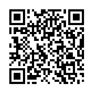 直接在对面的山崖上留下了两个深不见底的二维码生成