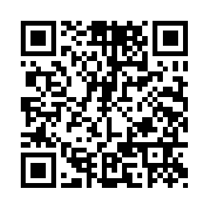 直接抬起了脚踩在猪屁股上就往外推二维码生成