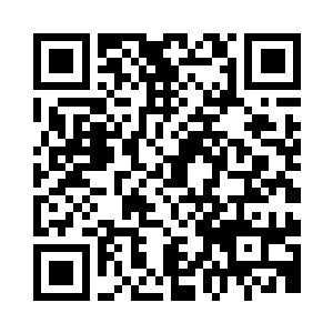 直接拿起笔在合同上签下了自己的名字二维码生成