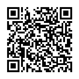 直接用匕首在那个女人脸上的金属面具上划了两下二维码生成