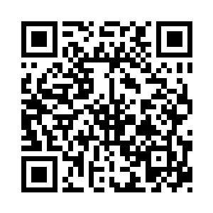 直接砍断了一段即将落在她身上的攻击二维码生成