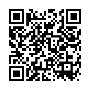 直接铺在房间的一张巨大的方桌上二维码生成