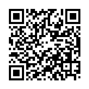 看上去完全是一副双手捧剑的样子二维码生成