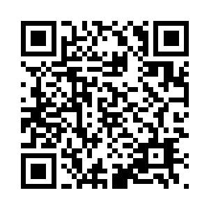 看上去就像一个对着潭影顾盼自怜的白痴少年二维码生成