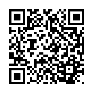 看似身边的一切都是围绕着他在打转二维码生成