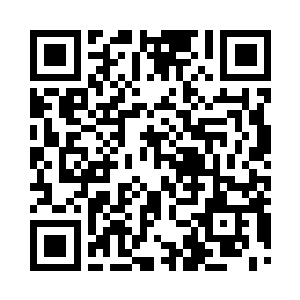 看到了她在信里提到过的崖边的那块石头二维码生成