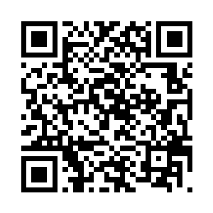 看到他被现代化武器衬托得无比庞大二维码生成