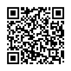 看到侯青青脖子上带着的项链很是喜欢二维码生成