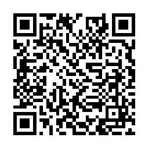 看到原来应该只有两个人的午宴忽然变成了三个人二维码生成