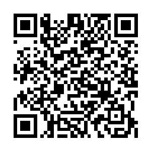 看到小秋的时候也只是无精打采地打了一声招呼二维码生成
