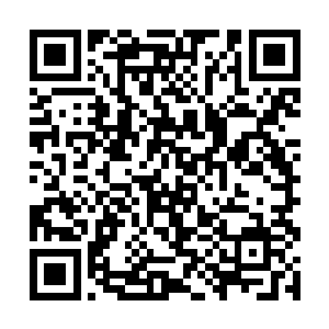 看到沈婉瑜搀扶着云曼柔下了马车两人立刻围了上去二维码生成