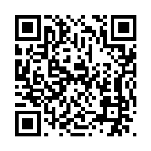 看到电筒的光罩在他的身上他不断的躲闪二维码生成