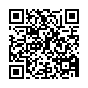 看到衣服就放在床头边叠放的很是整齐二维码生成
