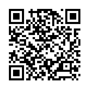 看到费芷柔已经落座在自己对面的位置上二维码生成