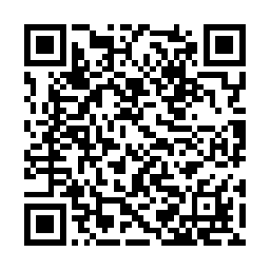看到那个银发苍苍的老人面红耳赤的趴在张敏身上二维码生成