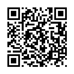 看台上的中国球迷在荣光每次拿球的时候二维码生成