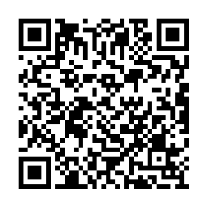 看台上的巴塞罗那球迷们的嘘声瞬间变成了欢呼二维码生成