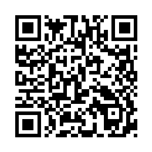 看向一旁正在和白夜等人战成一团的白青云二维码生成