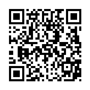 看向另一拨人中的一个相貌普通的青年二维码生成