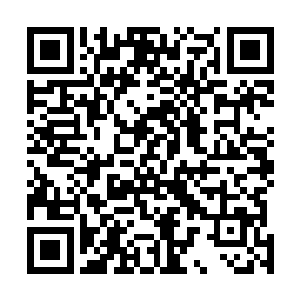 看坐在另一边脸上还挂着泪痕的阮软和林安一起转头望来二维码生成